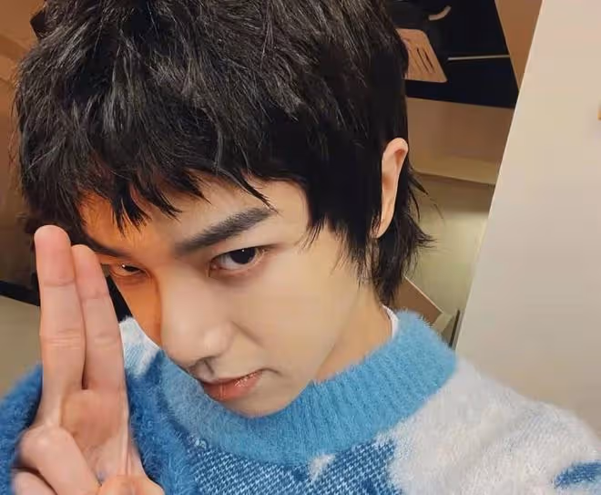 圈內人曝流量男星睡漂亮粉絲,事後將女生開除了事,華晨宇躺槍