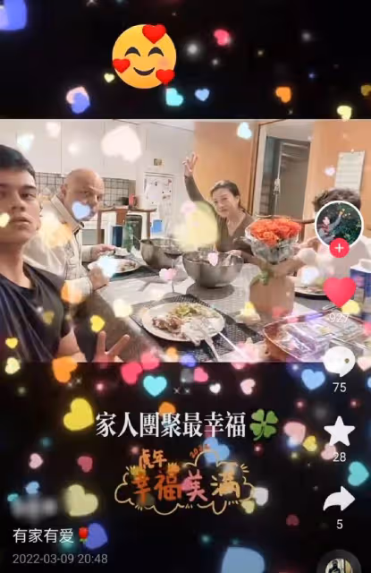 58歲史可素顏現身,與外籍富豪老公舉杯暢飲,兩混血兒子高大帥氣