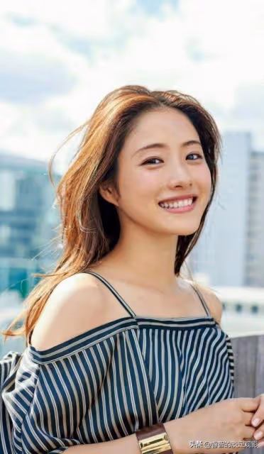 日本超人氣女優,清純可愛,美麗動人的石原里美