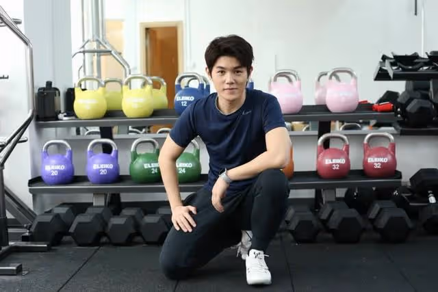 香港知名女歌手自曝與富二代男友戀愛三年分手，期間曾精神出軌