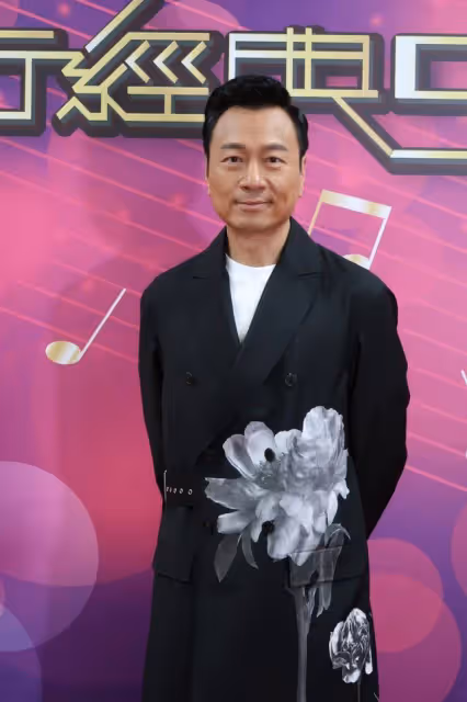 好男人！TVB小生陳山聰為老婆慶生而缺席台慶，一家三口畫面溫馨