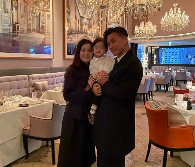 好男人！TVB小生陳山聰為老婆慶生而缺席台慶，一家三口畫面溫馨