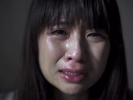 弟弟結婚我貼補十萬塊錢,突然手機螢幕一亮,我被趕出了娘家