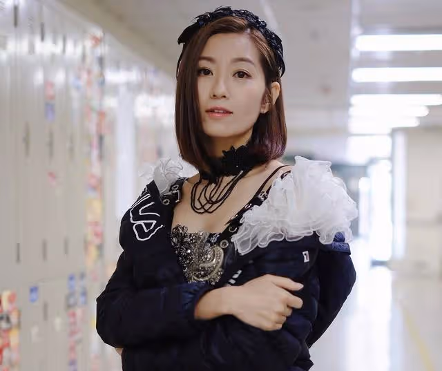 TVB著名夫妻檔再曝離婚，台慶同台同框零交流，互當彼此不存在