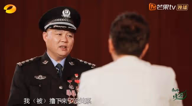 粉絲在為他們應援，他們卻在向別人致敬？