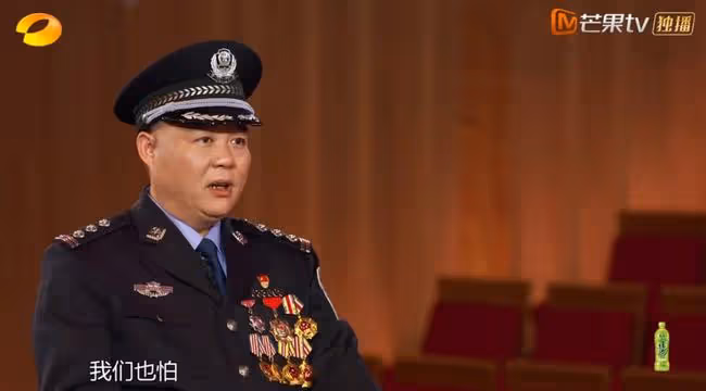 粉絲在為他們應援，他們卻在向別人致敬？