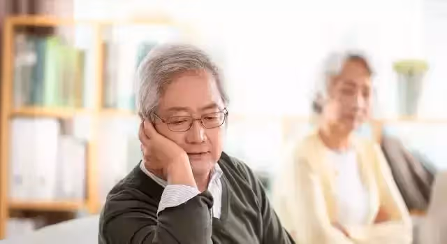 婆婆一輩子沒換來公公一個笑臉,她去世後100天公公就迎娶新人
