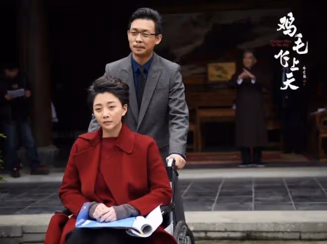 殷桃：與大佬糾纏不清，和鄧超4次合作惹緋聞，情史坎坷至今未嫁