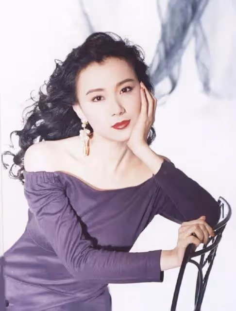 53歲蕭薔公開戀情!不會結婚生娃隨緣,曾澄清緋聞百分之99.9假的