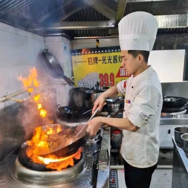 百萬網紅被抓捕!主動找商家定製假胡椒粉,涉案金額高達400多萬