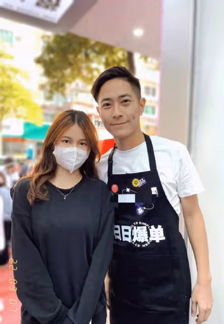 38歲港星遭TVB解約6年,轉戰內地拍戲、開店,去年還登上央視獻唱