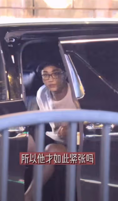 許魏洲秘戀4年妻子疑似曝光!皮膚白皙身材不輸明星,被疑已懷孕