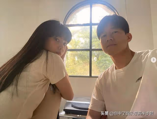 他酒後對女友示愛意外公開戀情,如今成韓國娛樂圈模範夫妻