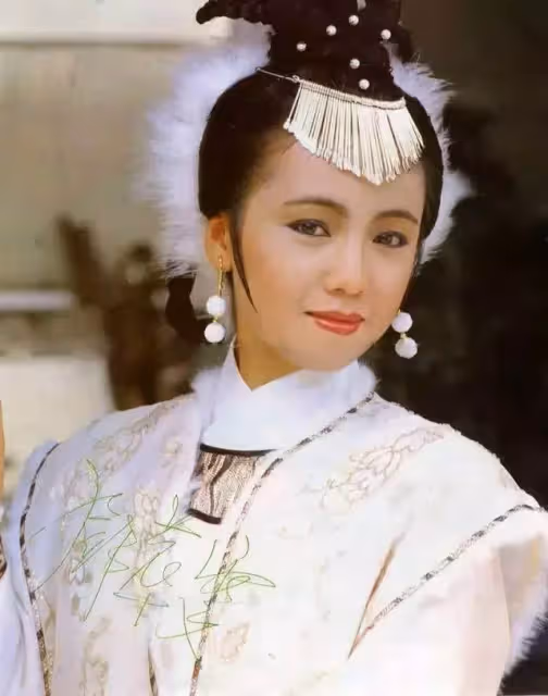 鄧萃雯低調迎56歲生日,曾誤闖江華的婚姻,親揭「至今未婚原因」:單身一人寧願不將就