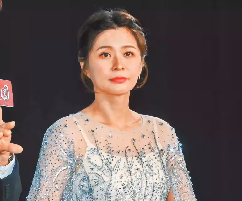 大S新婚身邊人態度大不同!眾星好友佩服她的勇氣,徐媽媽:啊呸