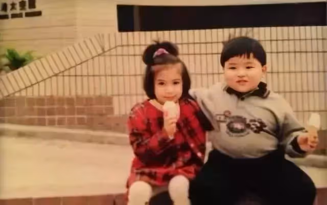 3歲的楊冪,4歲的熱巴,5歲的baby,6歲的趙麗穎,網友:7歲她「變化最大」
