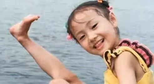 3歲的楊冪,4歲的熱巴,5歲的baby,6歲的趙麗穎,網友:7歲她「變化最大」