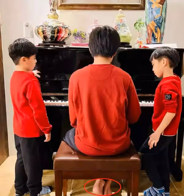 林志穎曬大兒子近照,12歲Kimi成矜貴鋼琴王子,雙胞胎弟弟超黏人,網友們紛紛感慨:Kimi似乎一夜之間長大了