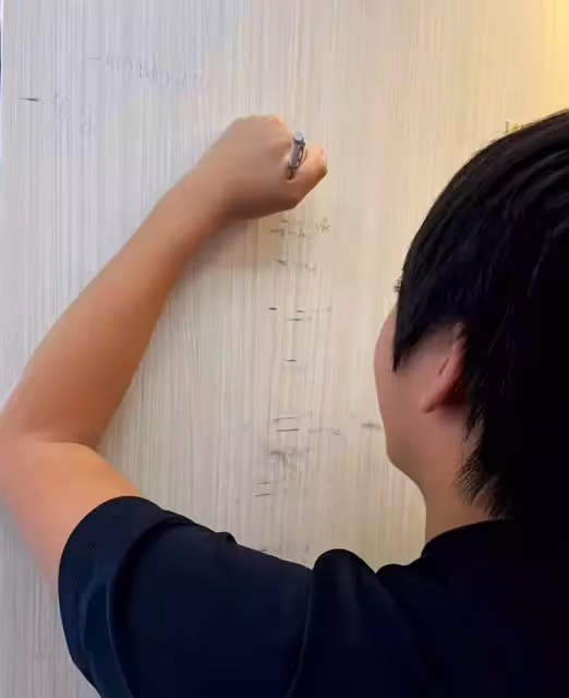 林志穎曬大兒子近照,12歲Kimi成矜貴鋼琴王子,雙胞胎弟弟超黏人,網友們紛紛感慨:Kimi似乎一夜之間長大了