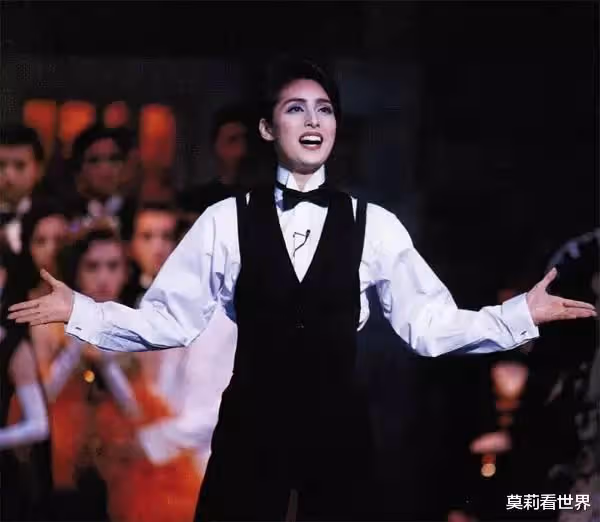 天海祐希-全日本女人最想嫁的人,54歲容顏似少女,驚艷眾人!