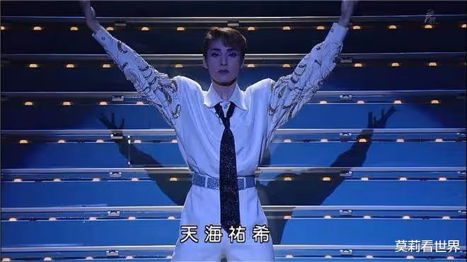 天海祐希-全日本女人最想嫁的人,54歲容顏似少女,驚艷眾人!