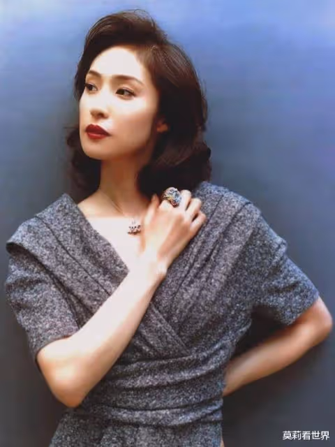 天海祐希-全日本女人最想嫁的人,54歲容顏似少女,驚艷眾人!