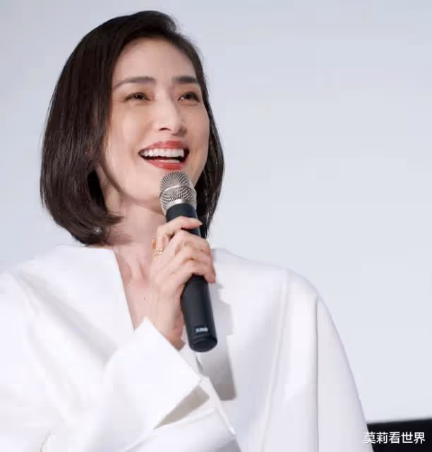 天海祐希-全日本女人最想嫁的人,54歲容顏似少女,驚艷眾人!