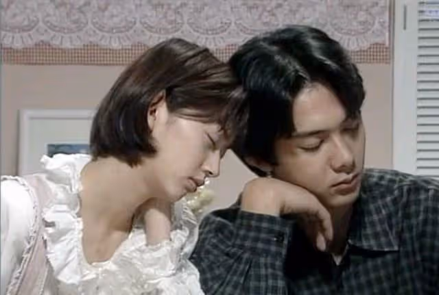 27年前的「神級美少年」，與女友戀愛11年不結婚，今44歲了