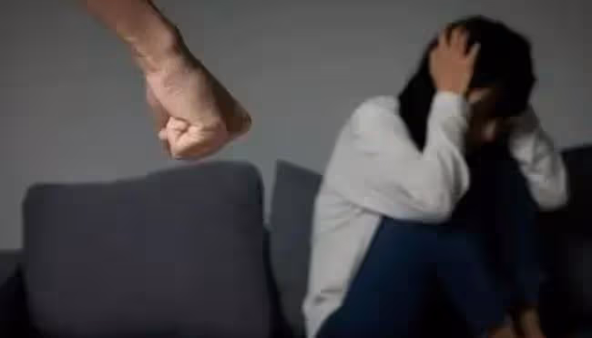 媽媽親手逼死了我的父親，家暴對象不僅僅是女性受傷，男人也會