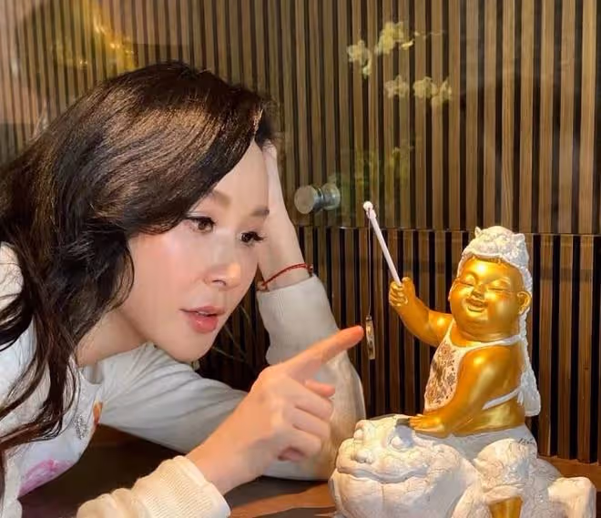 53歲蕭薔默認終身不婚!喜歡自由不願生子,現有男友只享受戀愛