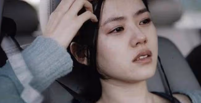 老公是個殺人犯，曾性虐待15 歲女孩長達一小時，撫慰自己