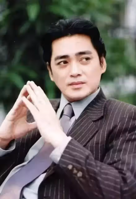 湯鎮宗:弟弟是湯鎮業,至今無緋聞,將普通妻子寵成了寶