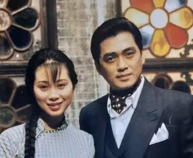 湯鎮宗:弟弟是湯鎮業,至今無緋聞,將普通妻子寵成了寶