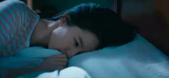 酒後斷片我被一個男人睡了，只記得他趴在我的身上，弄疼我了
