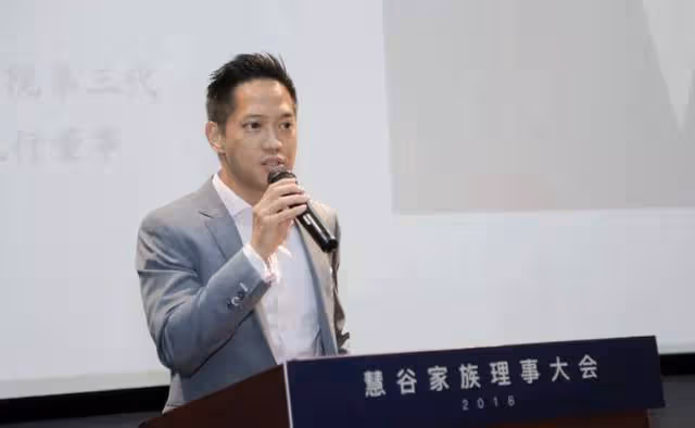 37歲前TVB花旦為3歲女兒慶生,豪宅內景太樸素,富二代老公未現身