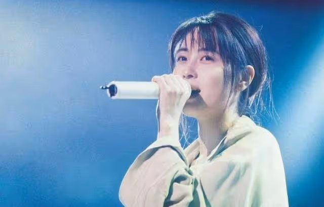她被所有歌手崇拜,一首歌紅了27年,歌曲已寫入教科書