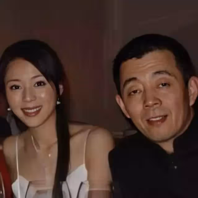 嫁給名導的5位「嬌妻」：陳婷18歲就生子，徐帆54歲至今不生孩子