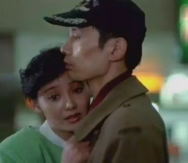 嫁給名導的5位「嬌妻」：陳婷18歲就生子，徐帆54歲至今不生孩子