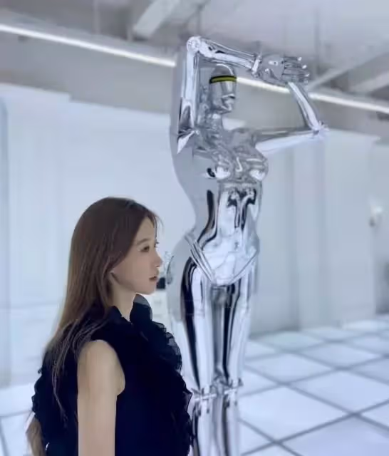 許魏洲官宣領證，圈外嬌妻近照疑曝光
