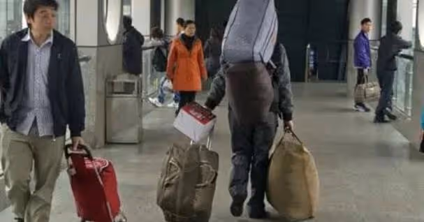 18 歲那年，我通過中介找工作被騙的身無分文，只能到黑工廠賣命
