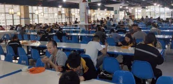 18 歲那年，我通過中介找工作被騙的身無分文，只能到黑工廠賣命