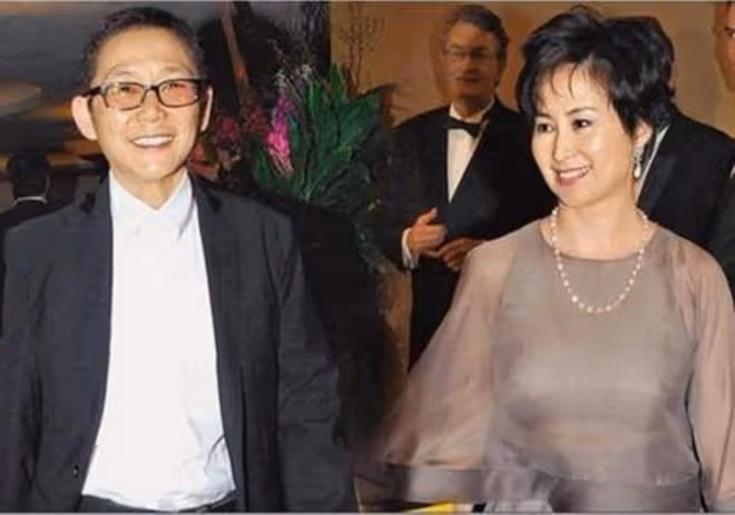 59歲何超瓊久違現身,慶公司成立5周年,身家大跌44億無損好心情