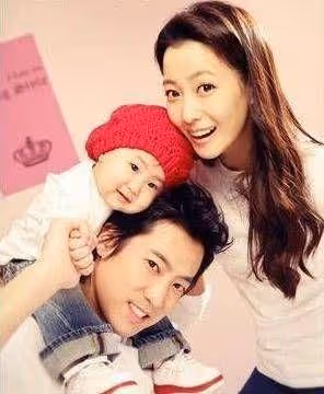 金喜善因女兒丑被質疑整容,稱女兒從小沒長開,11年後慘被打臉