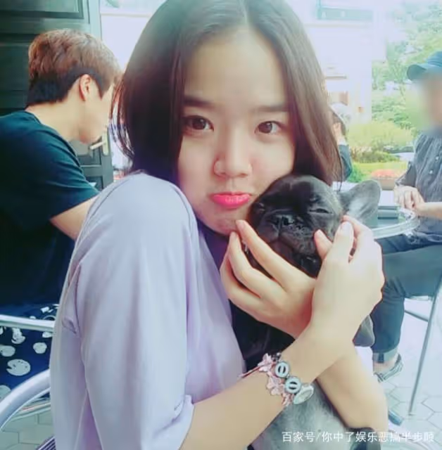 兔子中的天使！韓女星金香起戴兔子頭拍廣告，網友爆贊：太可愛了