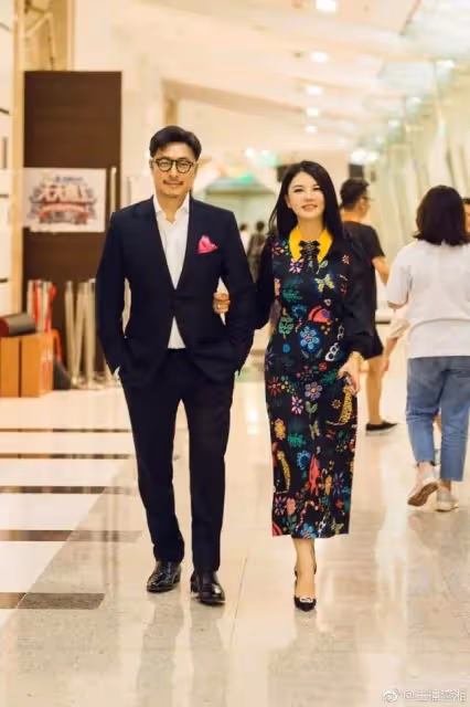 人前恩愛夫妻,人後早已分居?這6對"貌合神離"的明星,終於露餡了