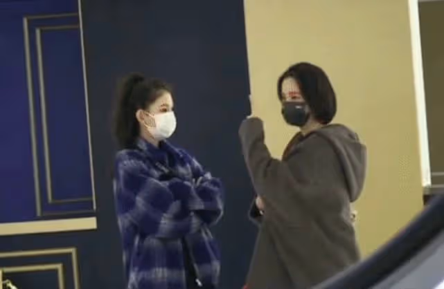 歐陽娜娜日常:買包逛街交名媛,愜意生活堪稱現實版小說千金!