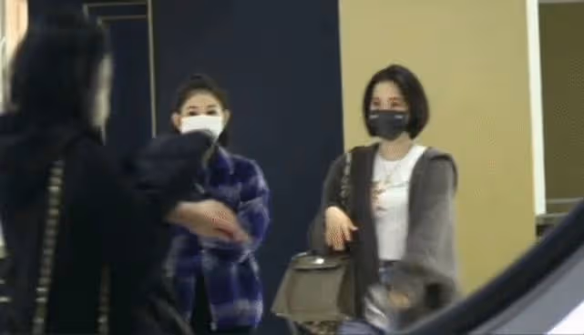 歐陽娜娜日常:買包逛街交名媛,愜意生活堪稱現實版小說千金!
