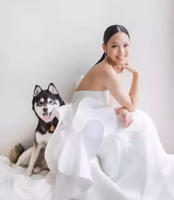 「凍齡港姐」吳婉芳近照曝光!與兒媳「霍英東孫女」陪兒子慶生,54歲狀態太好:歲月沒在臉上留下痕跡