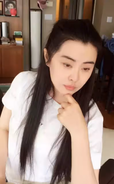 53歲王祖賢罕曬素顏照!「少女氣質穿搭超時尚」秒減齡20歲,民國風「加拿大豪宅曝光」裝修復古又奢華