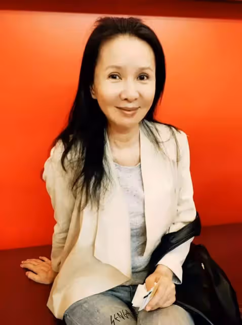 母兼父職35年!林美照重女輕男「對愛女百依百順」相處像姊妹 誤撞兒車「古靈精怪反應」軍人兒拿她沒輒